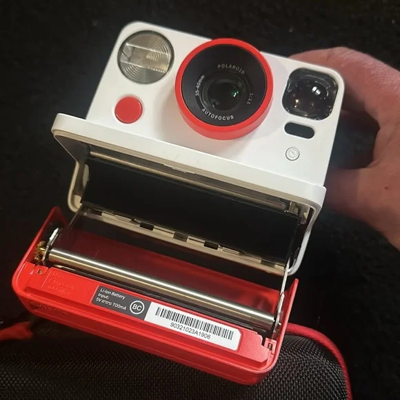 Polaroid Now with Case - Picture 6 of 8